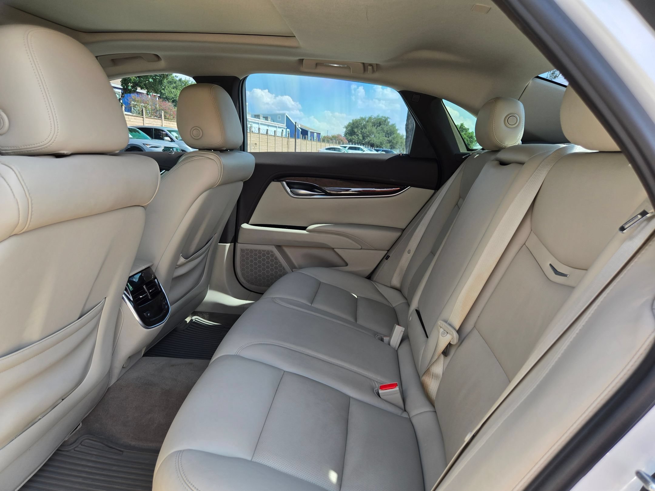 Used 2016 Cadillac XTS Luxury w/ Driver Awareness Package FWD image 14