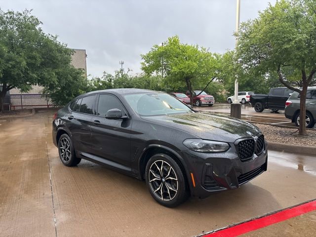 Used 2023 BMW X4 xDrive30i w/ M Sport Package AWD/4WD image 3