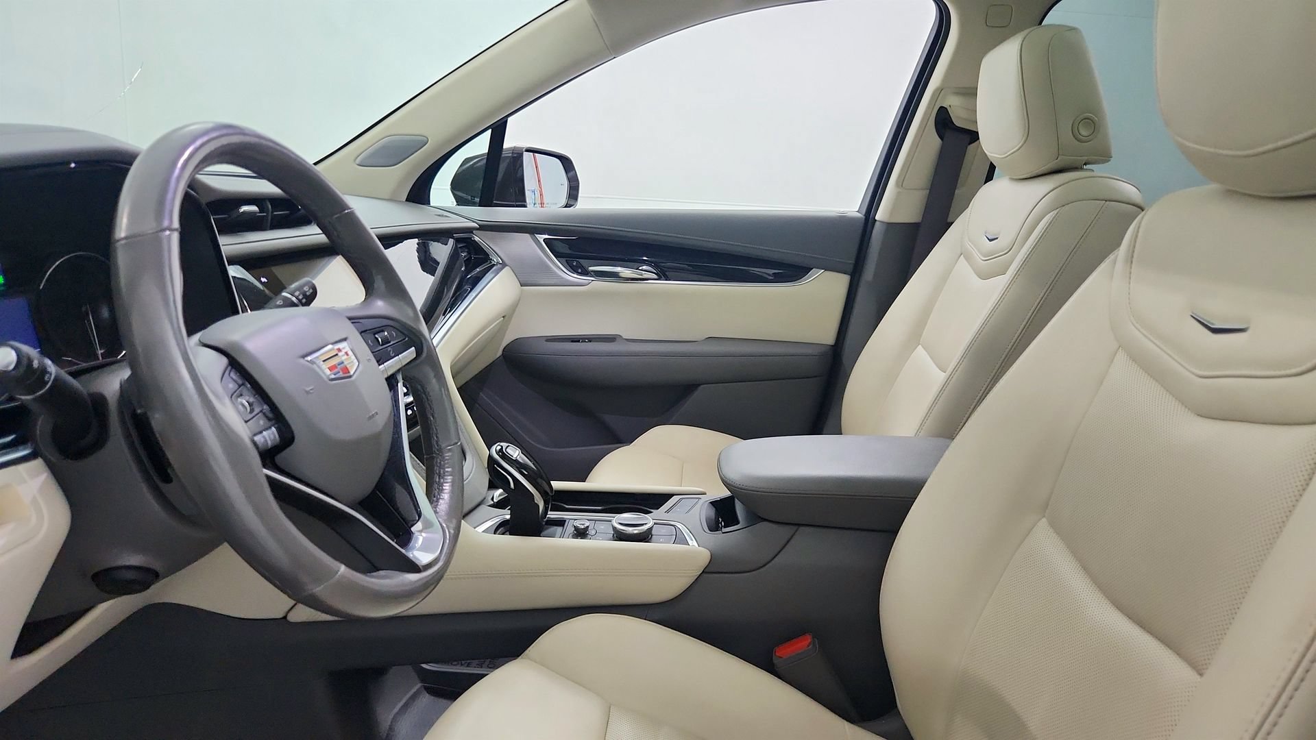 Certified 2020 Cadillac XT6 Premium Luxury FWD image 17