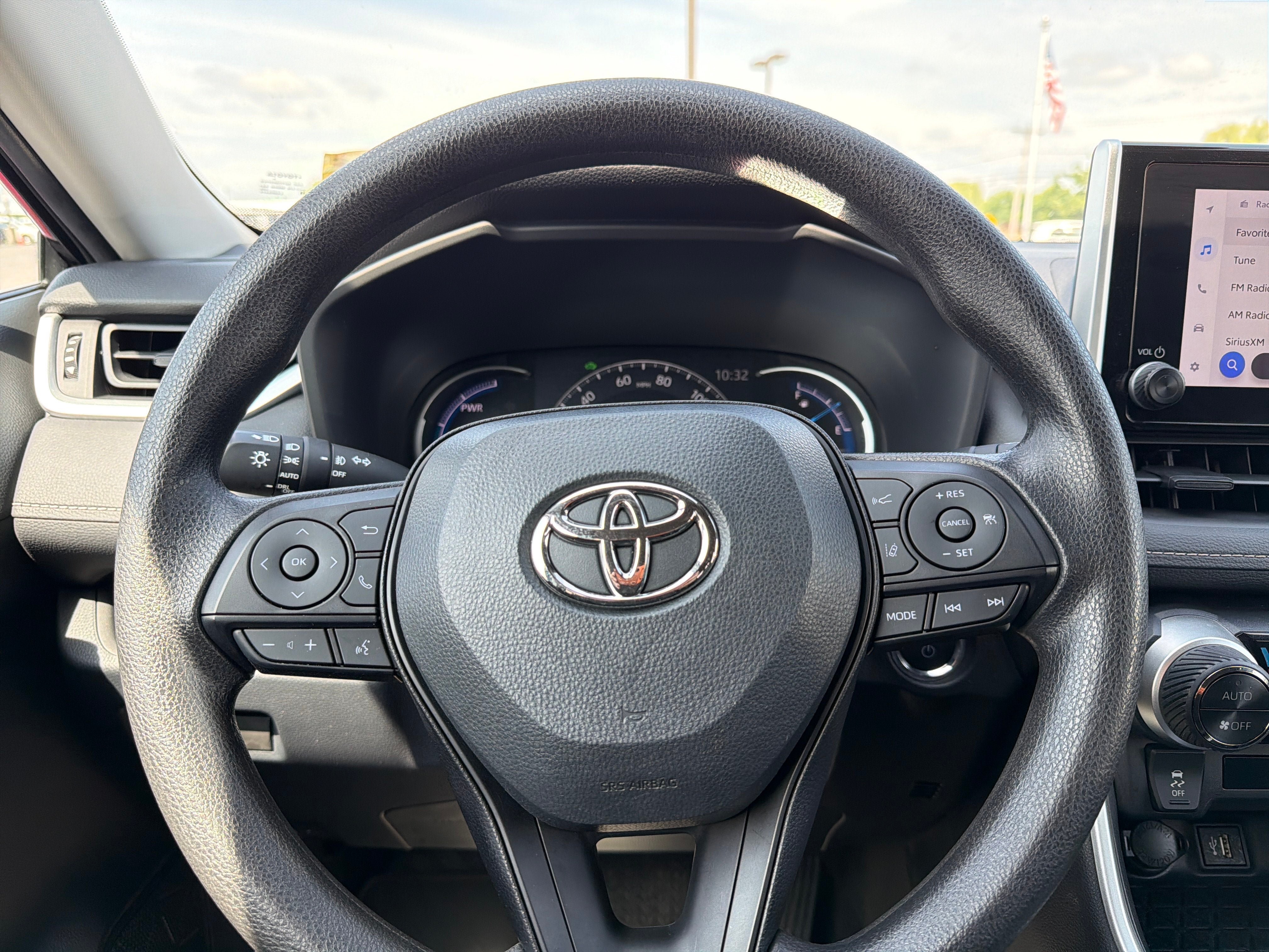 Used 2023 Toyota RAV4 AWD Hybrid image 15