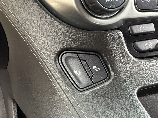 Used 2020 Chevrolet Suburban LT image 21