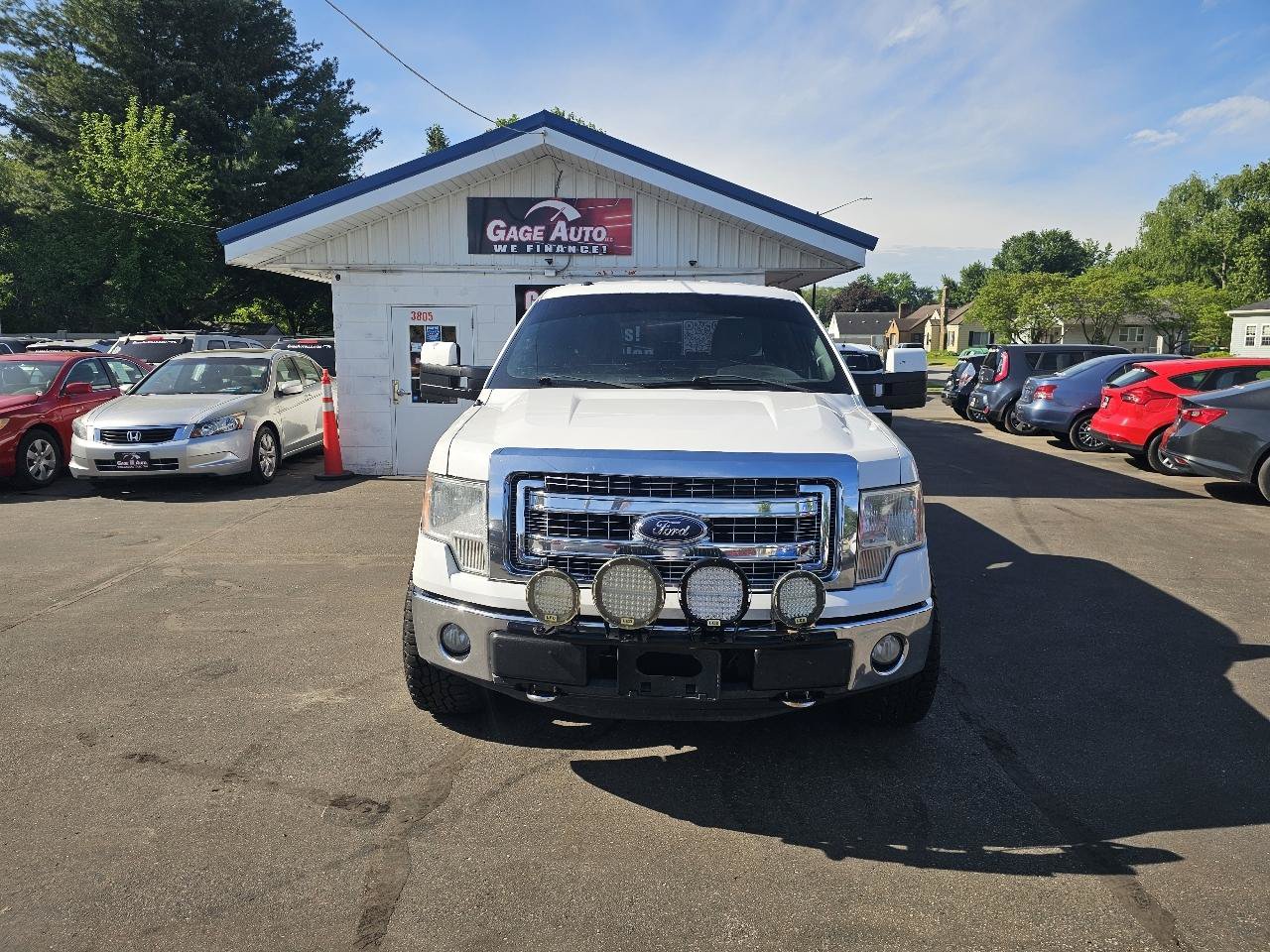 Used 2014 Ford F150 XLT w/ Equipment Group 302A Luxury AWD/4WD image 2