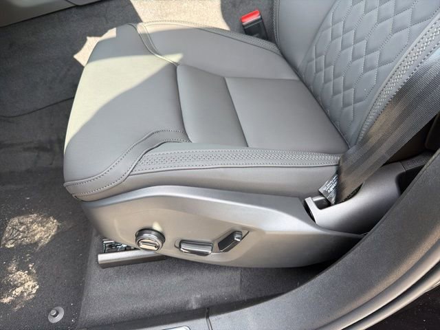 New 2026 Volvo XC90 B6 Plus w/ Protection Package Premier AWD/4WD image 16