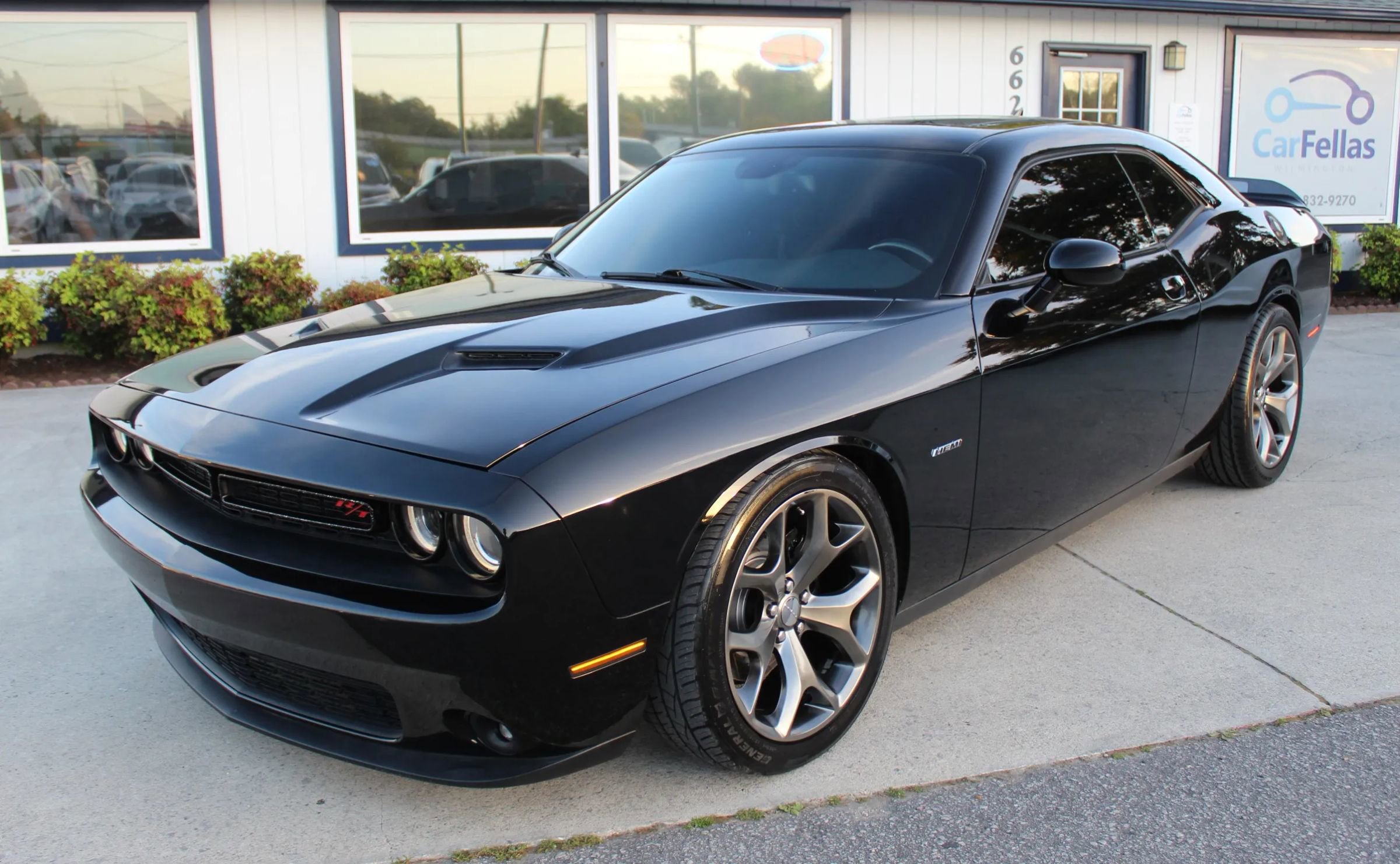 Used 2015 Dodge Challenger R/T Plus RWD image 31