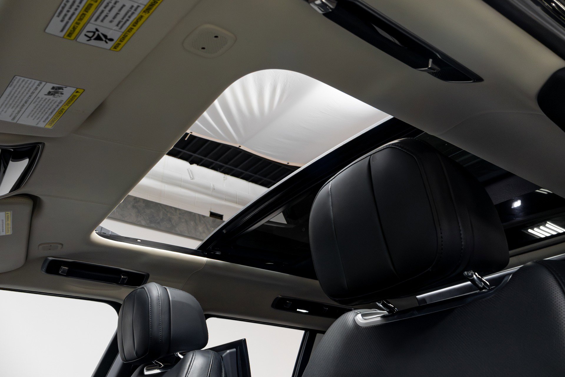 Used 2023 Land Rover Range Rover Autobiography image 33