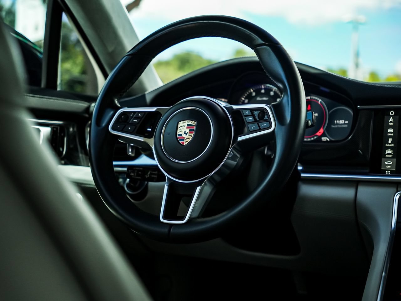 Used 2017 Porsche Panamera Turbo AWD/4WD image 32