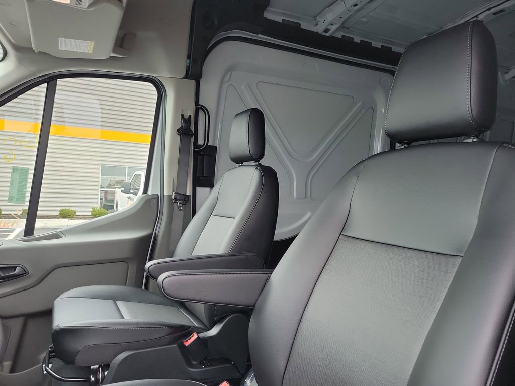 New 2026 Ford Transit 250 148 Medium Roof image 22