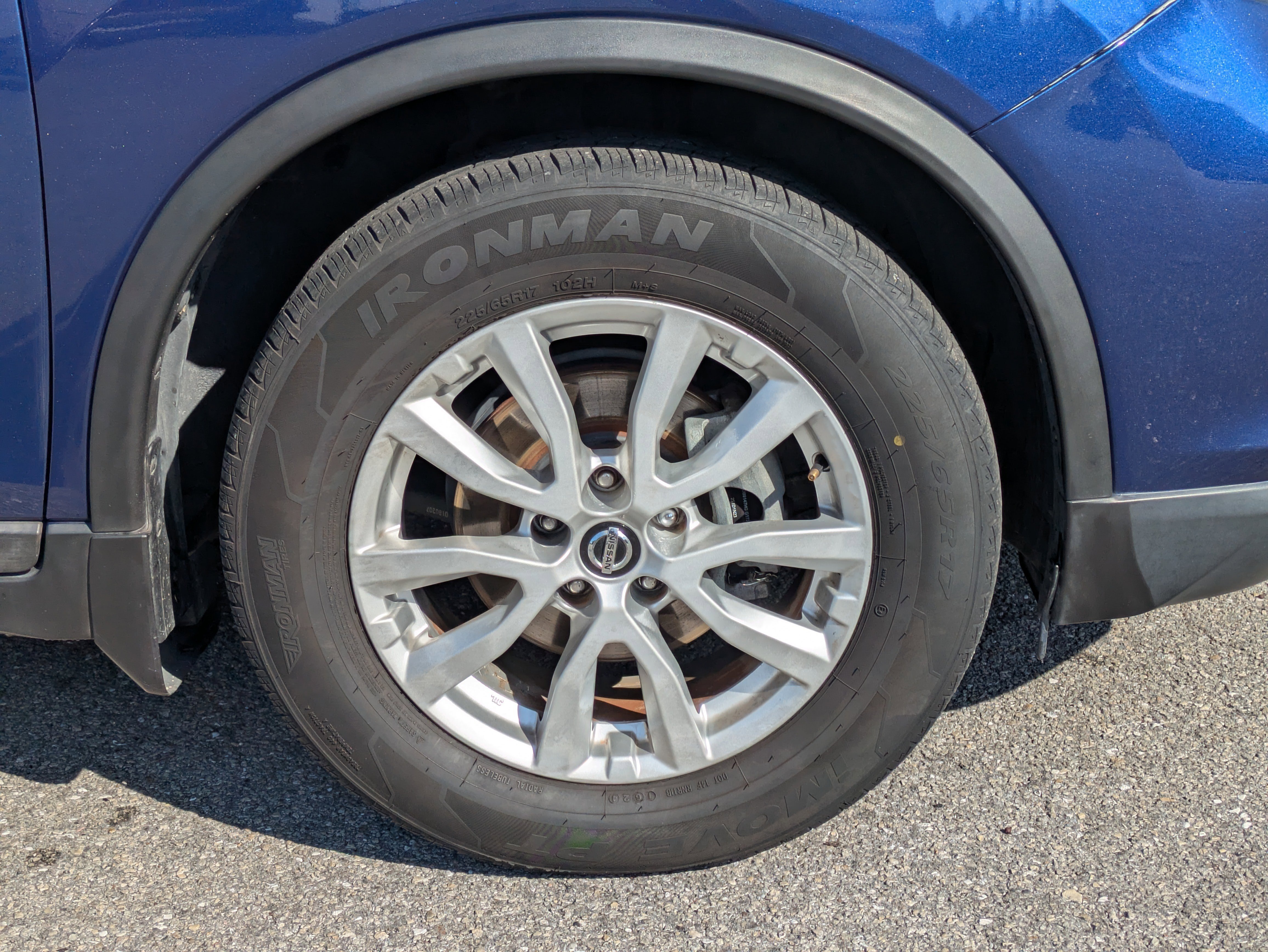 Used 2018 Nissan Rogue SV image 11