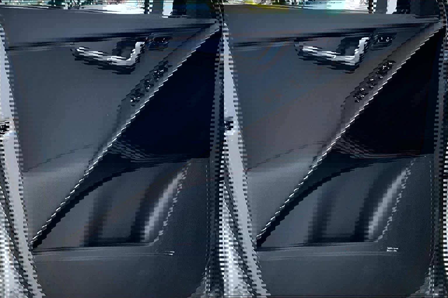 Used 2023 Kia Niro SX image 21