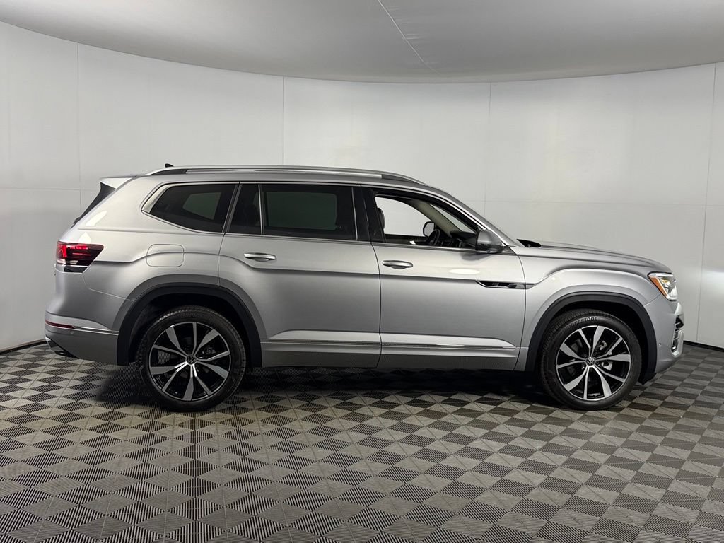 Used 2025 Volkswagen Atlas SEL Premium R-Line AWD/4WD image 5