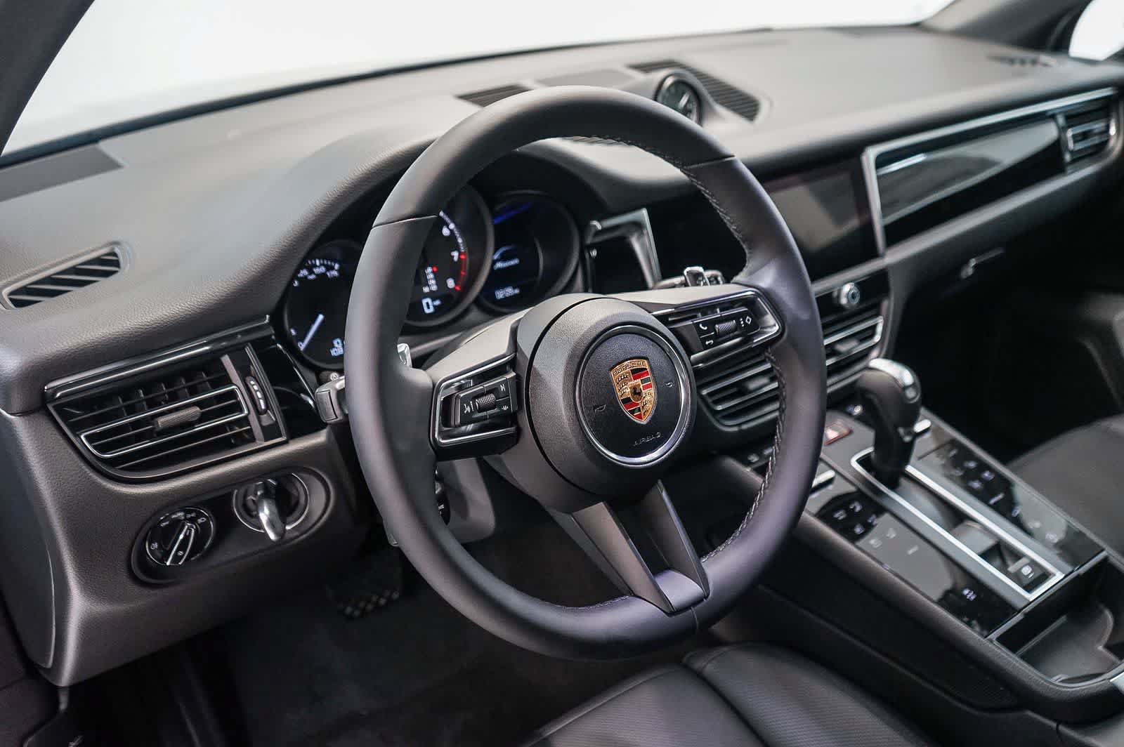 New 2026 Porsche Macan AWD/4WD image 4