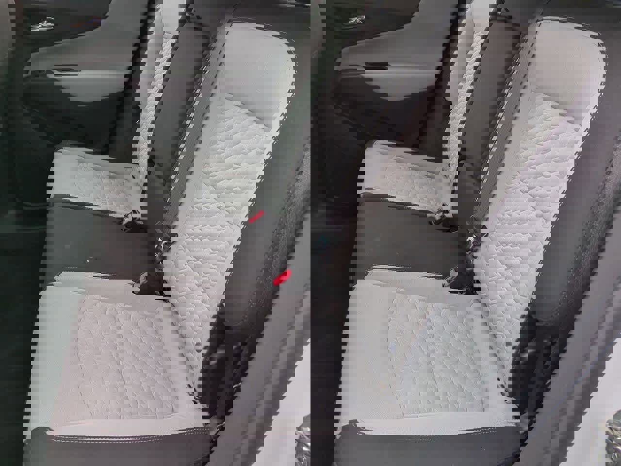 Used 2021 Chevrolet Equinox LS image 19