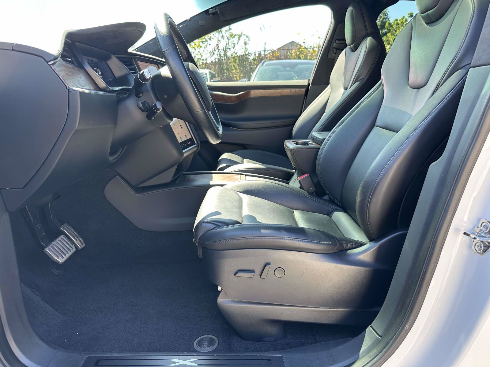 Used 2020 Tesla Model X Long Range AWD/4WD image 15