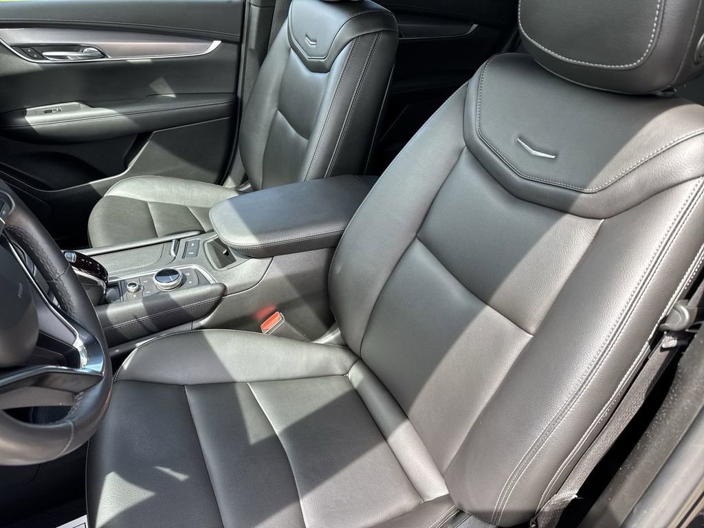 Certified 2022 Cadillac XT6 Luxury w/ LPO, Floor Liner Package AWD/4WD image 13