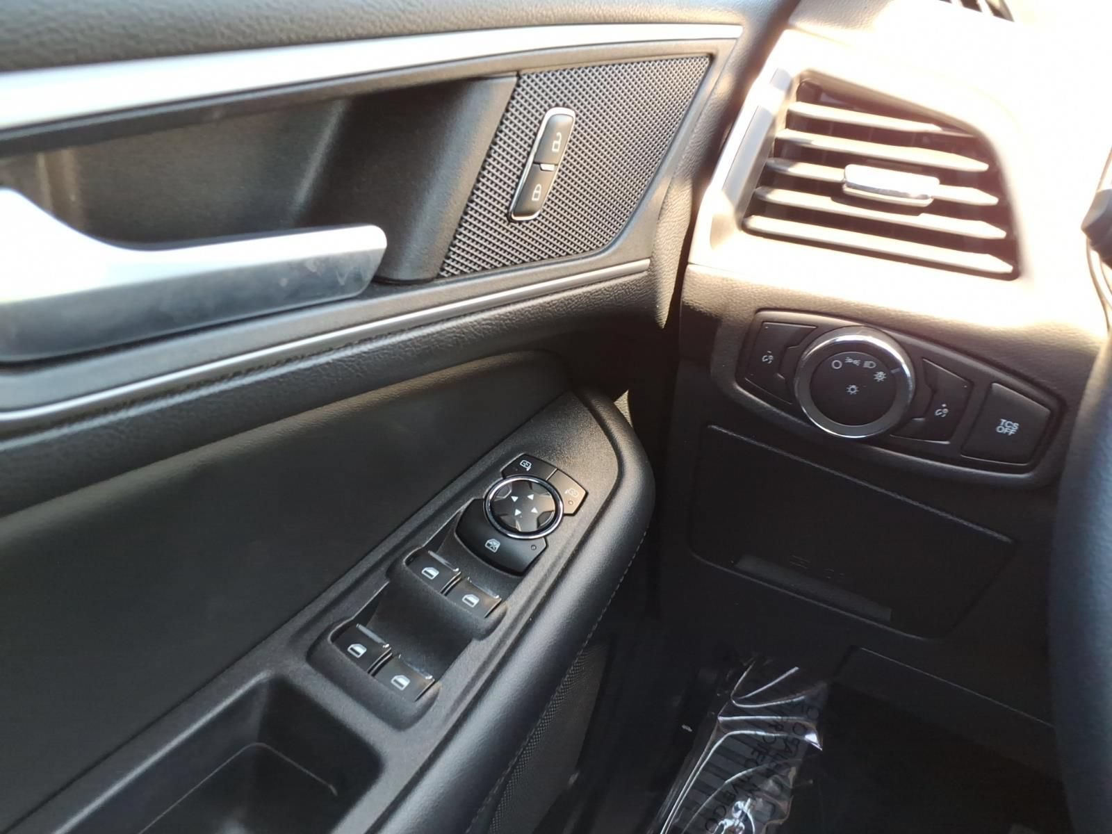 Used 2024 Ford Edge SEL AWD/4WD image 24