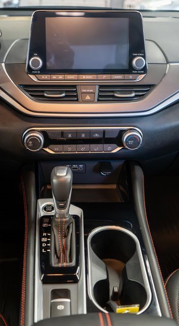 Certified 2025 Nissan Altima 2.5 SR image 17