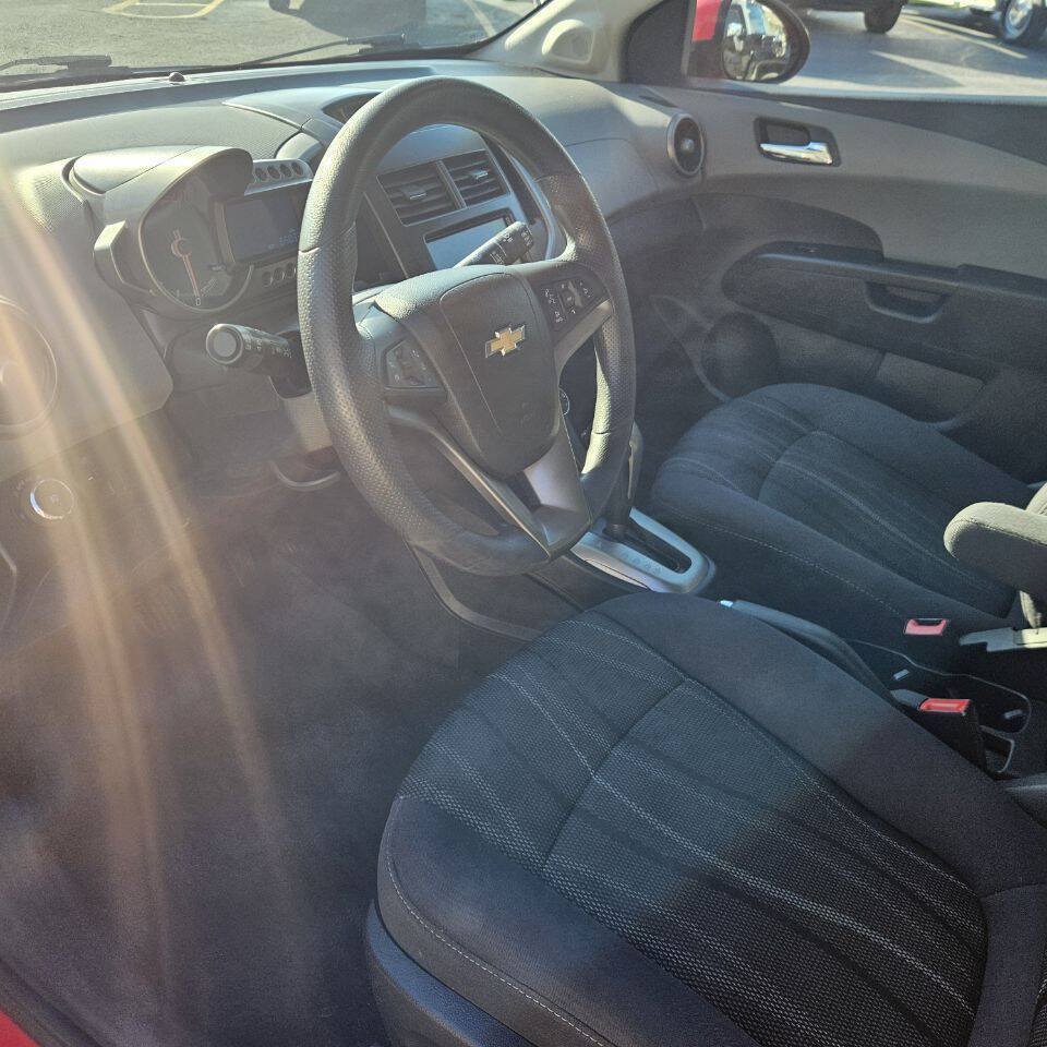 Used 2014 Chevrolet Sonic LT w/ Wheels and Fog Lamp Package FWD image 11