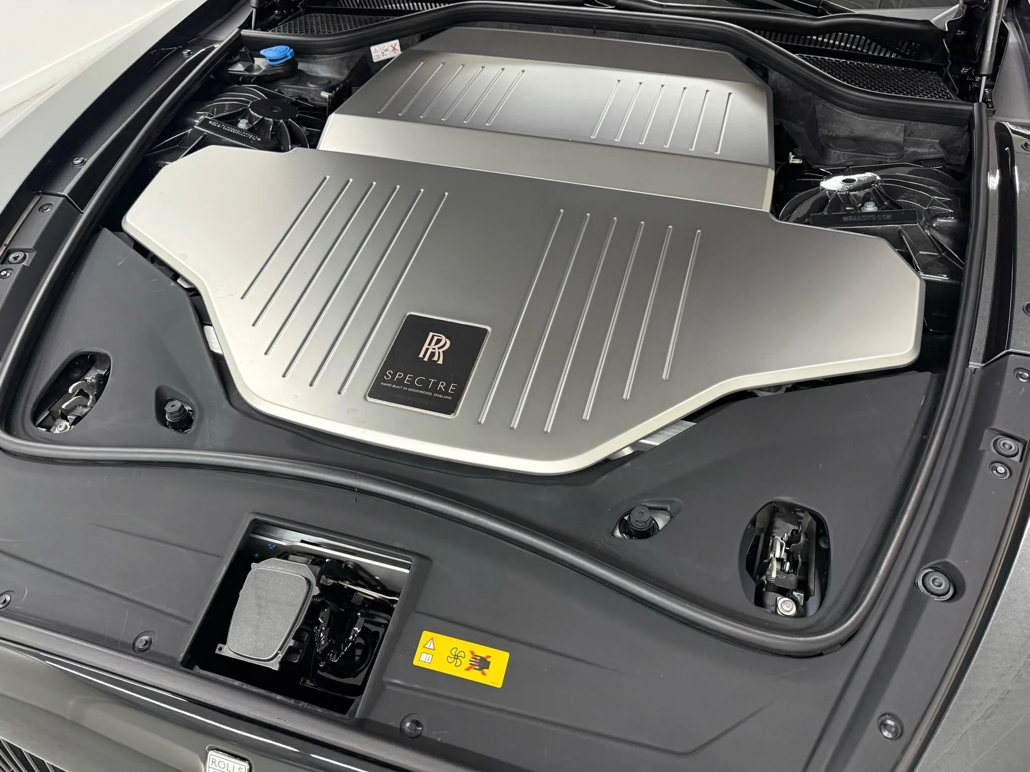 Used 2025 Rolls-Royce Spectre image 55