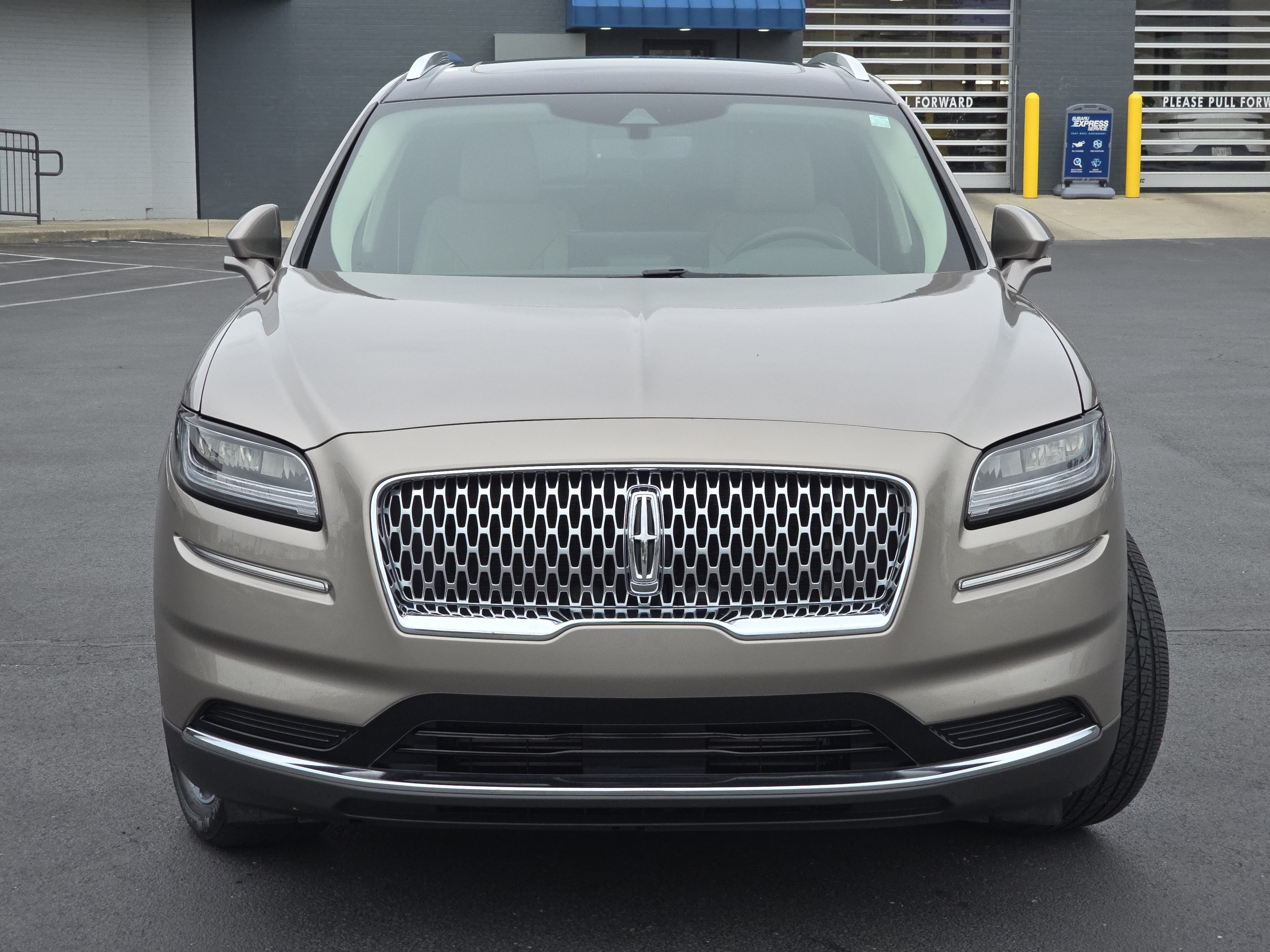 Used 2021 Lincoln Nautilus Reserve w/ Cargo Utility Package AWD/4WD image 2