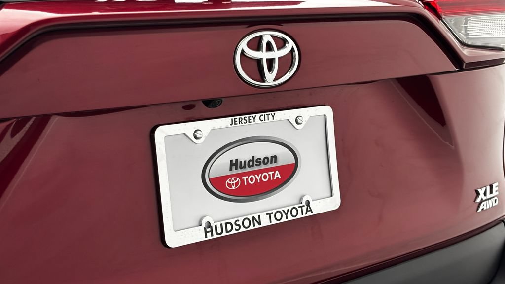 Used 2021 Toyota RAV4 XLE Premium AWD/4WD image 8