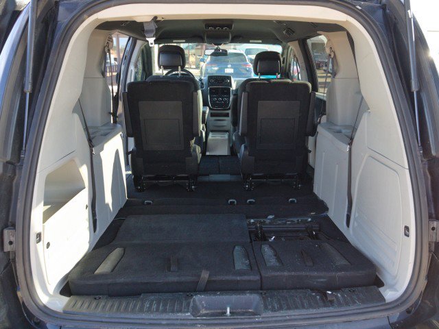 Used 2017 Dodge Grand Caravan SE image 27
