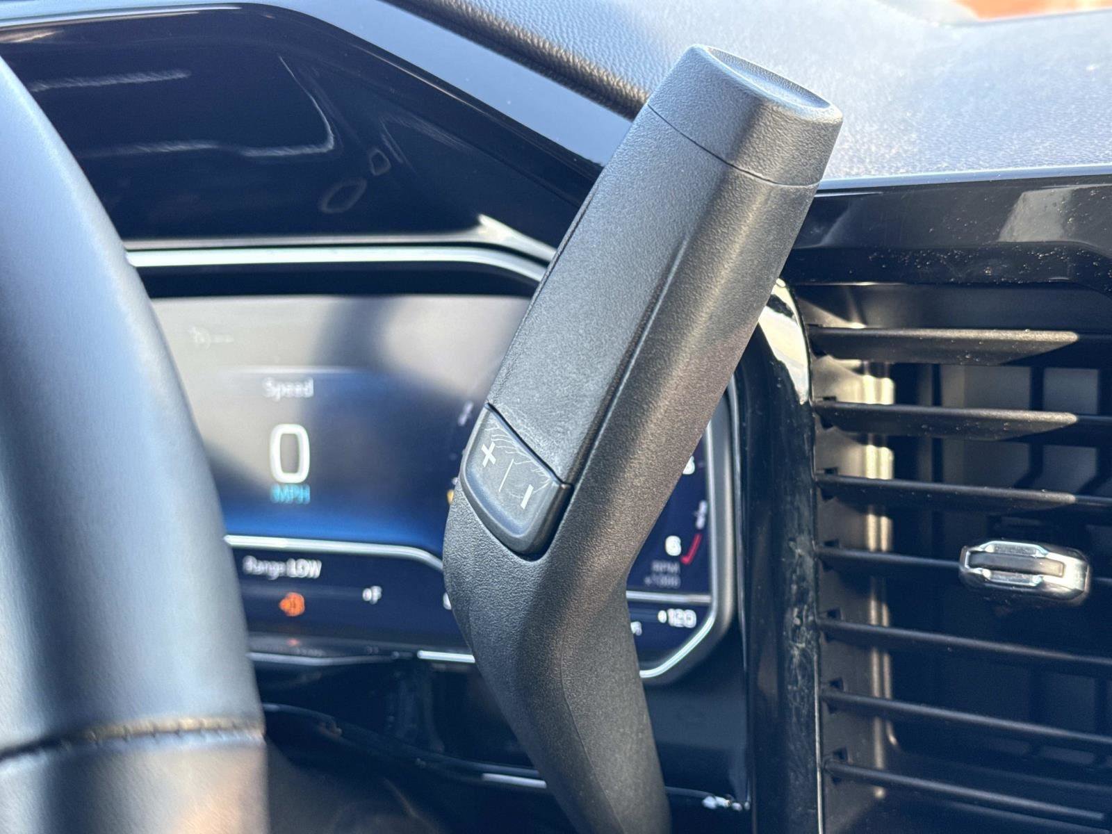 Used 2023 Chevrolet Silverado 1500 LT image 9