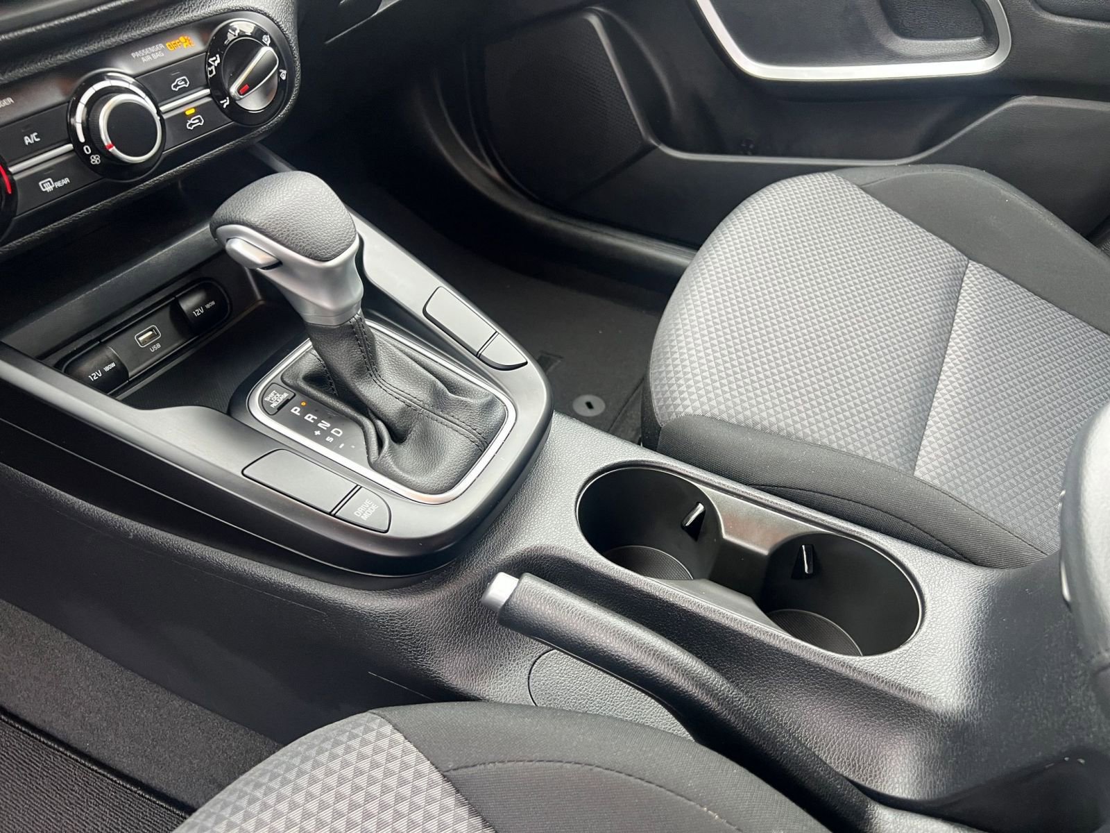 Used 2025 Kia Soul LX w/ LX Technology Package image 36