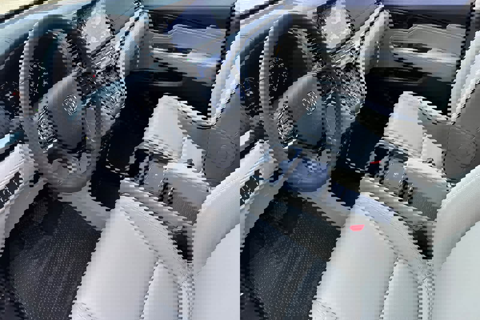 New 2026 Honda Odyssey Touring image 9