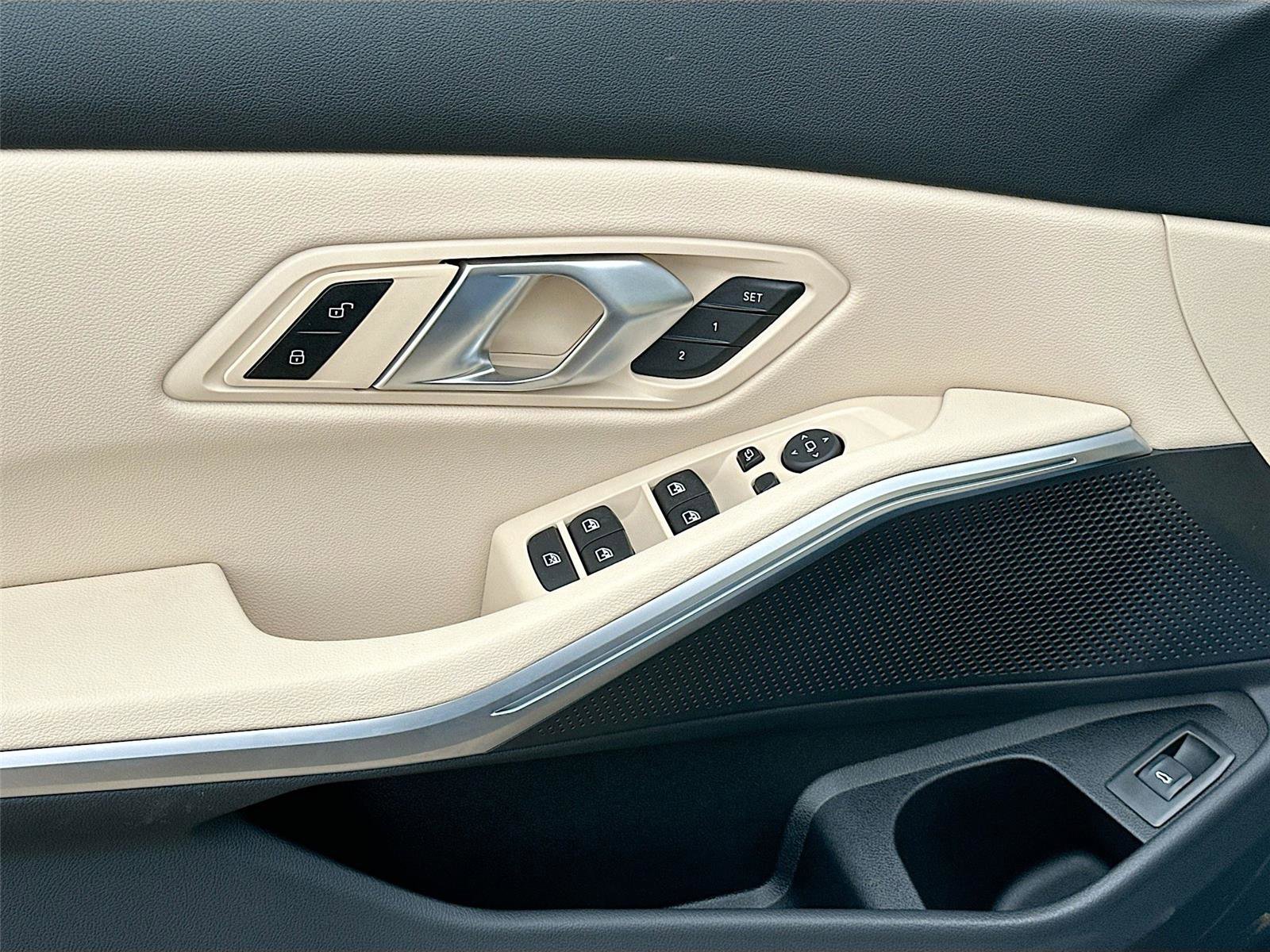 New 2026 BMW 330i xDrive Sedan w/ Convenience Package image 18