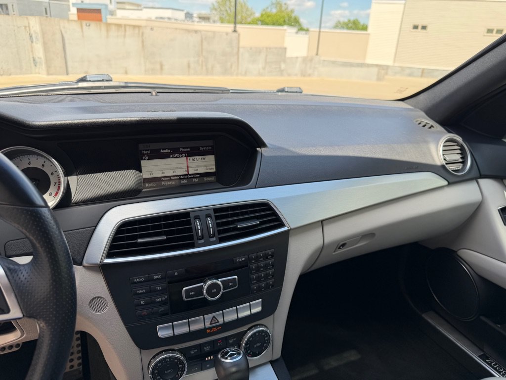 Used 2014 Mercedes-Benz C 250 Sedan image 16
