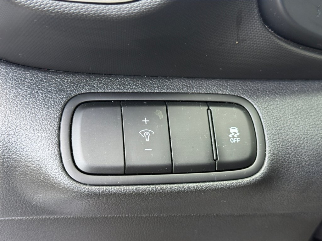 Used 2024 Hyundai Venue SEL FWD image 22