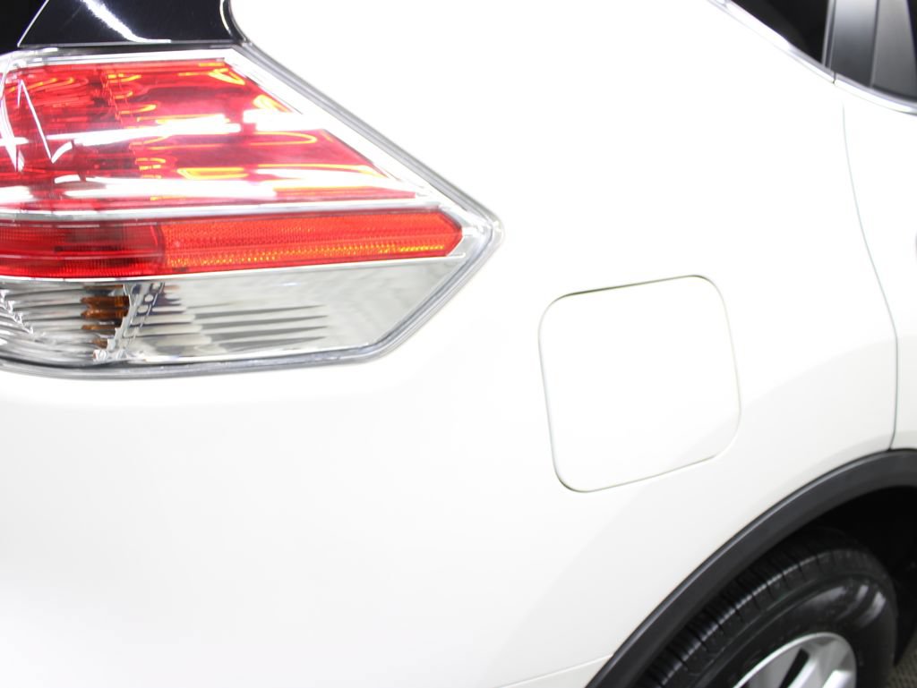 Used 2015 Nissan Rogue SV AWD/4WD image 31