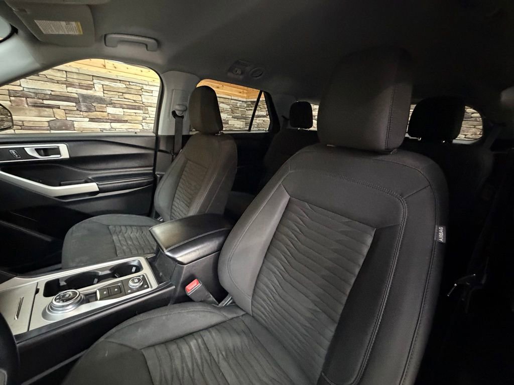 Used 2021 Ford Explorer XLT image 13