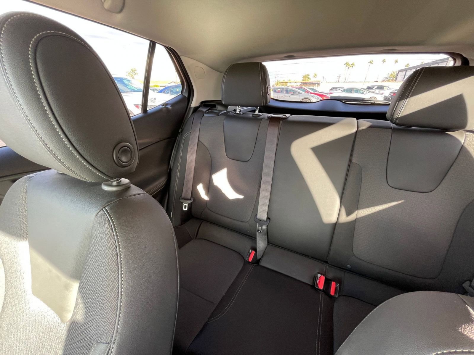 Used 2025 Buick Encore GX Preferred image 38