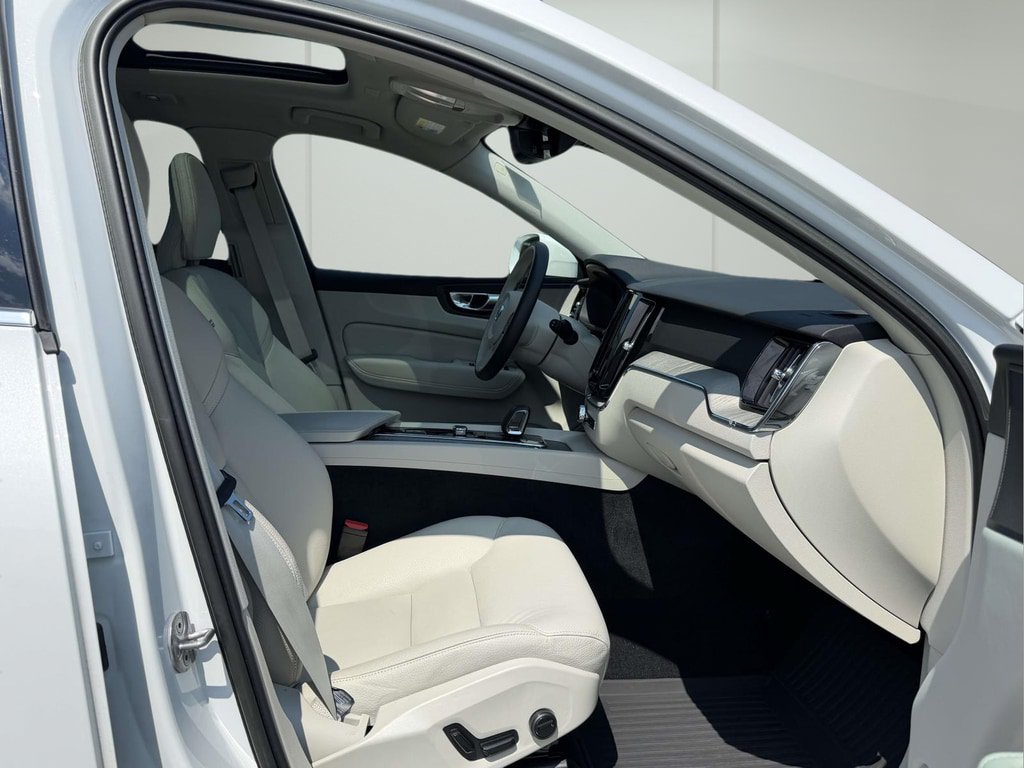 Used 2023 Volvo XC60 B5 Plus w/ Protection Package Premier FWD image 11