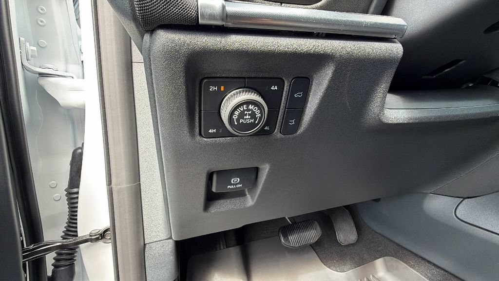 Used 2026 Ford Expedition Tremor AWD/4WD image 32