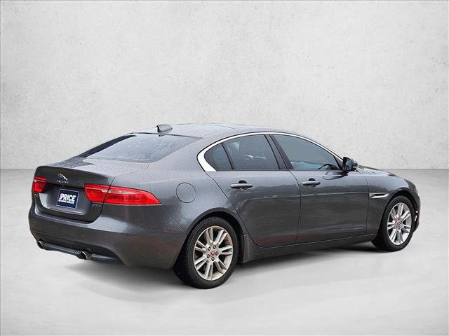 Used 2017 Jaguar XE Premium RWD image 5