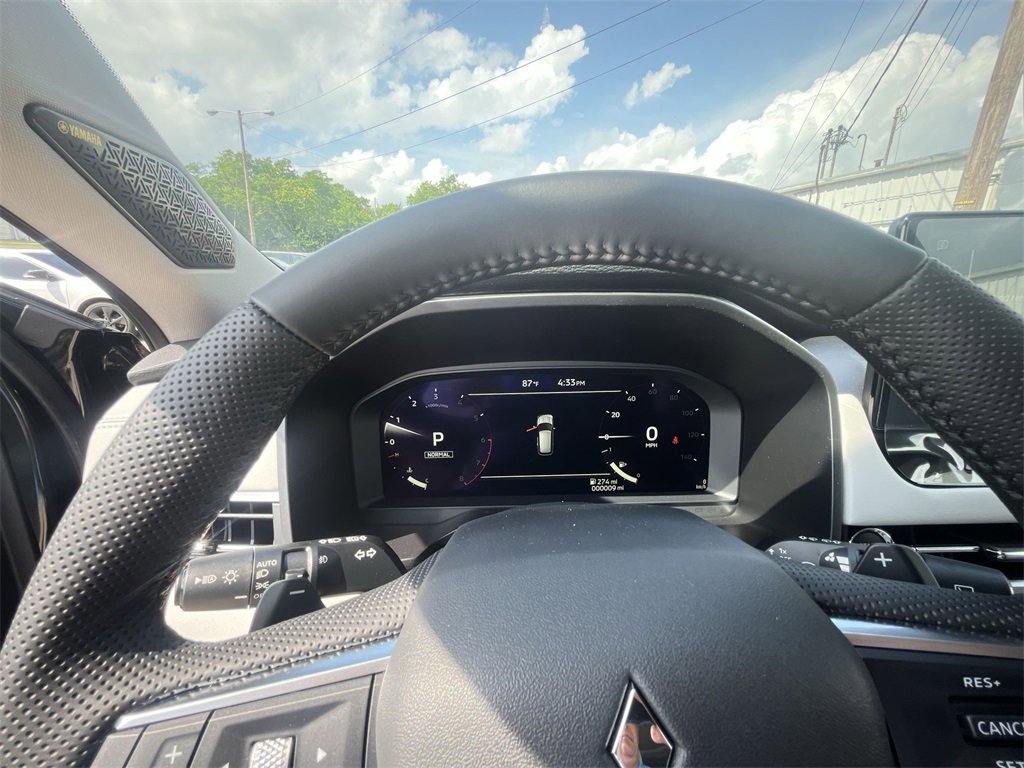 New 2025 Mitsubishi Outlander SE image 15