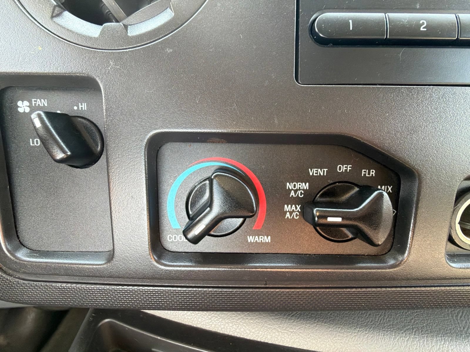 Used 2012 Ford E-350 and Econoline 350 Super Duty RWD image 16