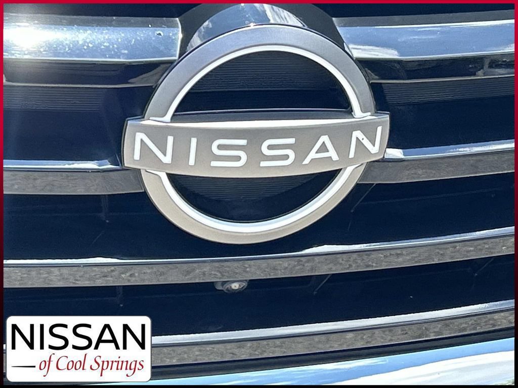 Used 2023 Nissan Pathfinder Platinum FWD image 11
