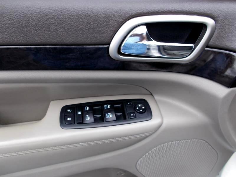 Used 2012 Jeep Grand Cherokee Laredo w/ Laredo E Group image 30