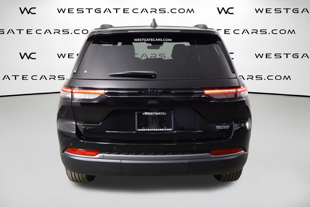 New 2027 Jeep Grand Cherokee Altitude AWD/4WD image 4