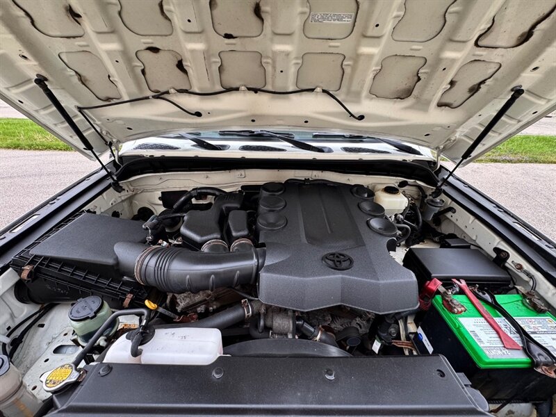 Used 2011 Toyota FJ Cruiser 4WD image 31