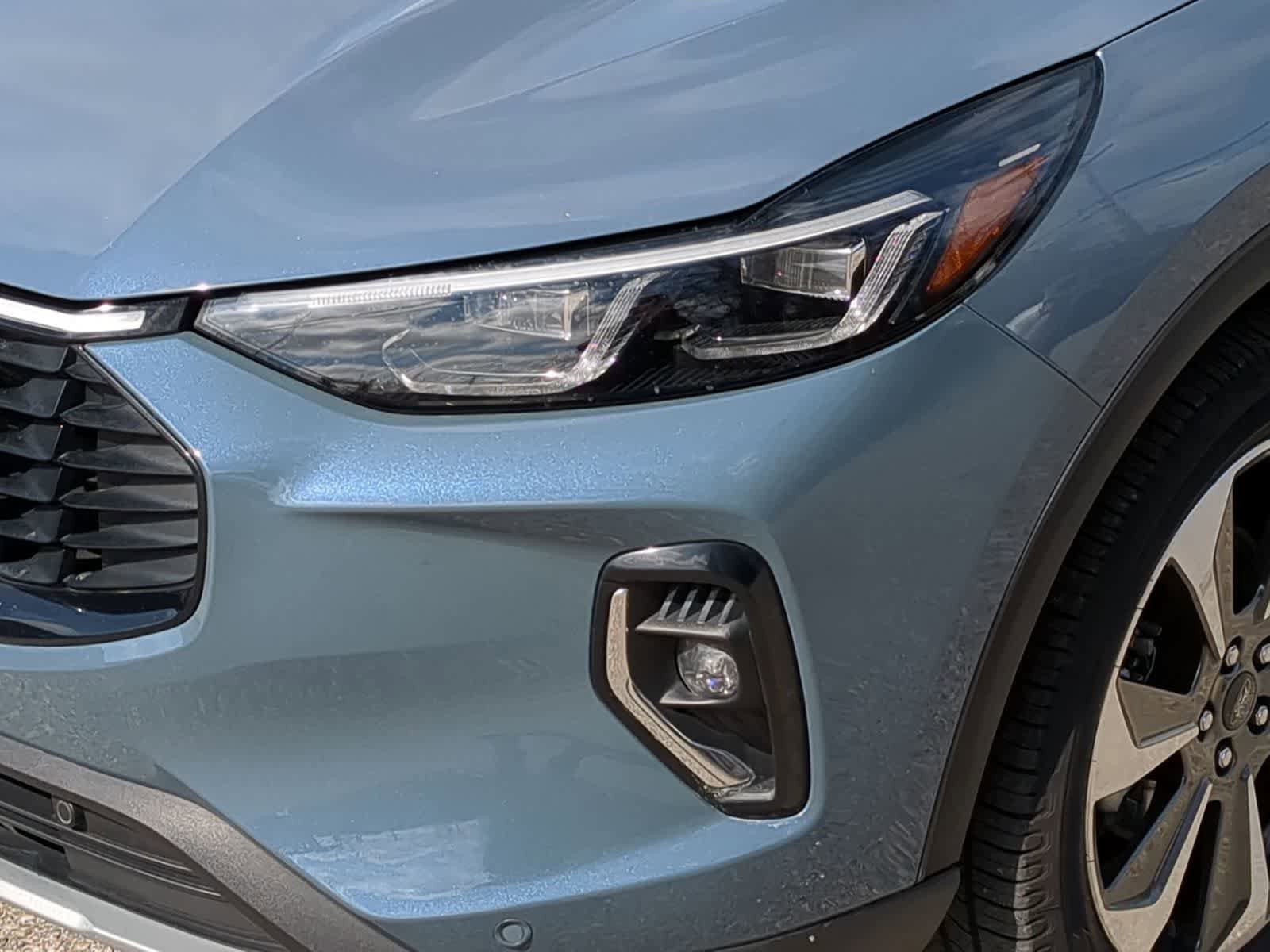 Used 2023 Ford Escape Platinum image 11
