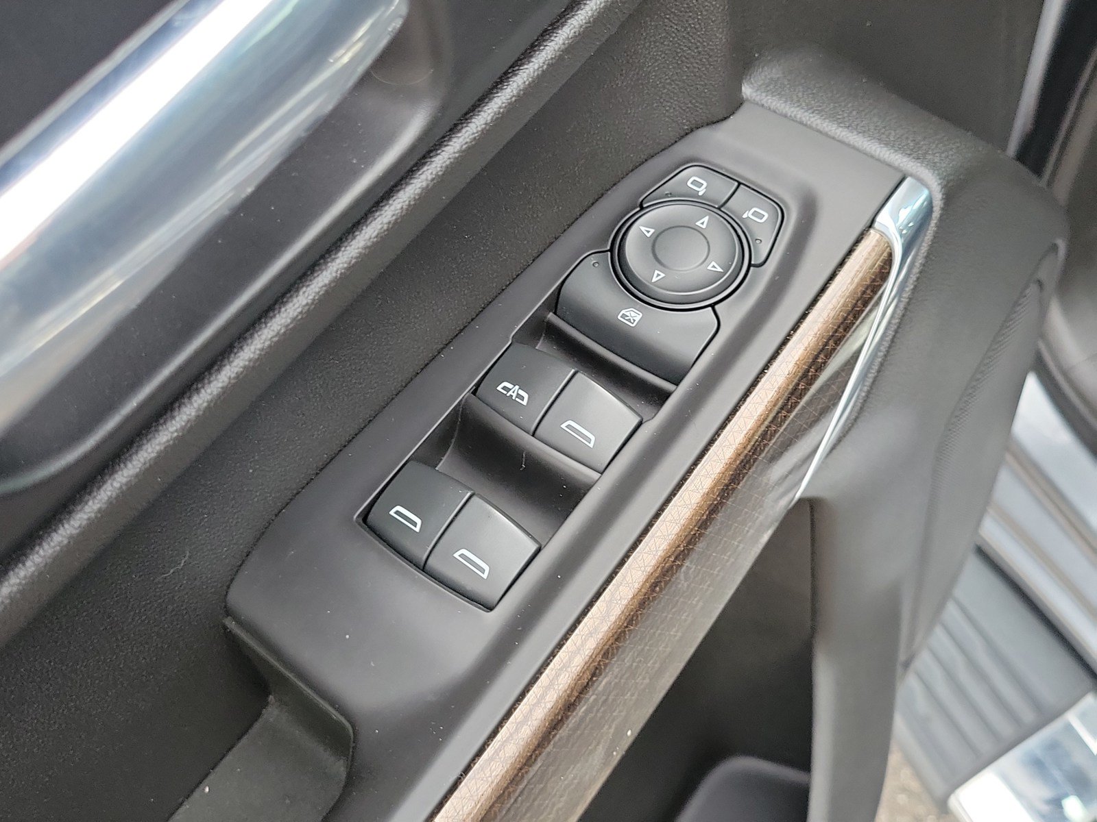 Used 2020 Chevrolet Silverado 1500 LT w/ All-Star Edition AWD/4WD image 14