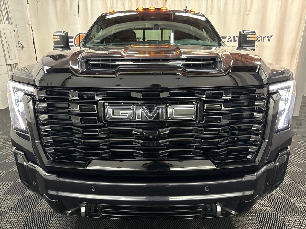 Used 2025 GMC Sierra 2500 Denali Ultimate AWD/4WD image 3