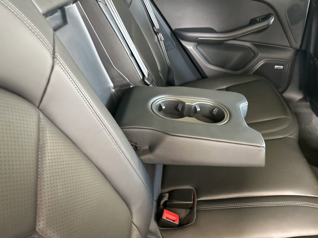 Used 2022 Porsche Macan image 28