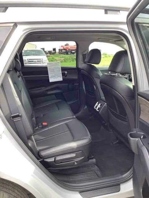 Used 2022 Kia Sorento S w/ Panoramic Sunroof Package AWD/4WD image 18