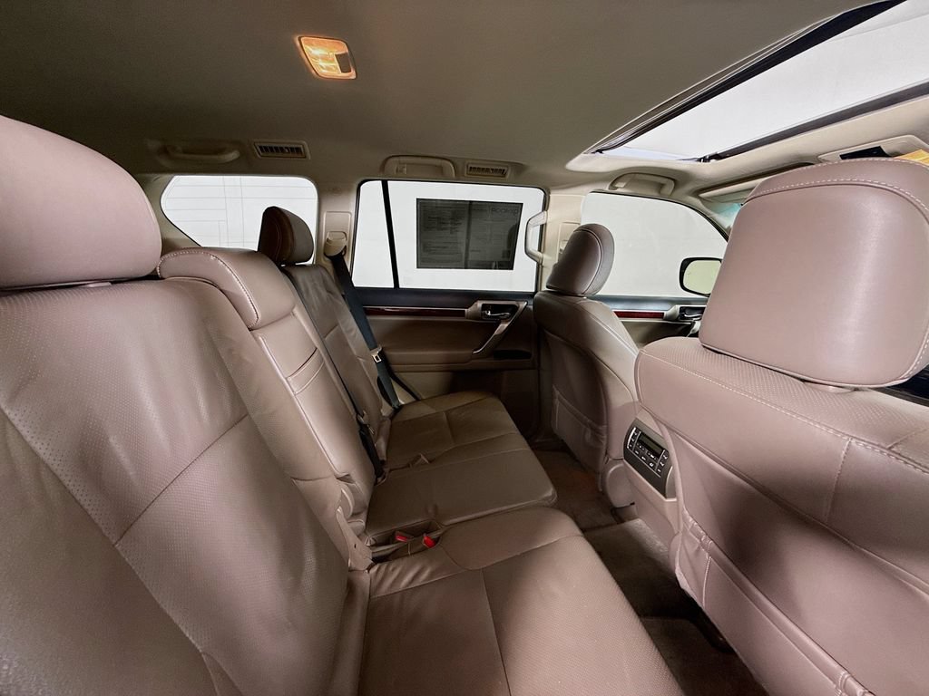 Used 2016 Lexus GX 460 w/ Premium Package AWD/4WD image 30