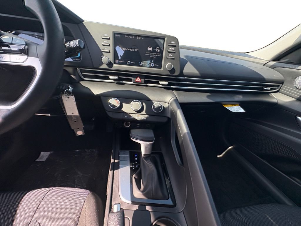 New 2026 Hyundai Elantra SE FWD image 11